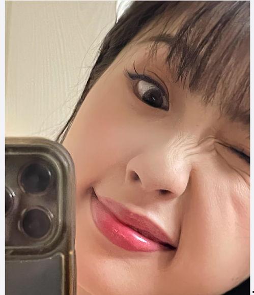 千颂伊gif表情包,笑出腹肌的治愈系女神