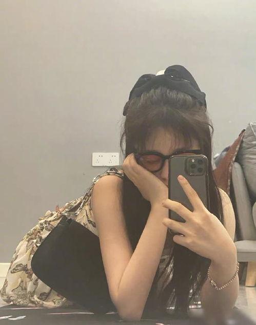 千颂伊gif表情包,笑出腹肌的治愈系女神