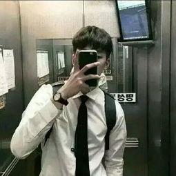 男生生活照洗澡自拍,揭秘男生生活照中的洗澡自拍奥秘