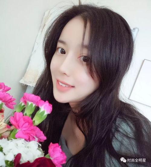 演员莫嘉倪,光影交织下的璀璨星途