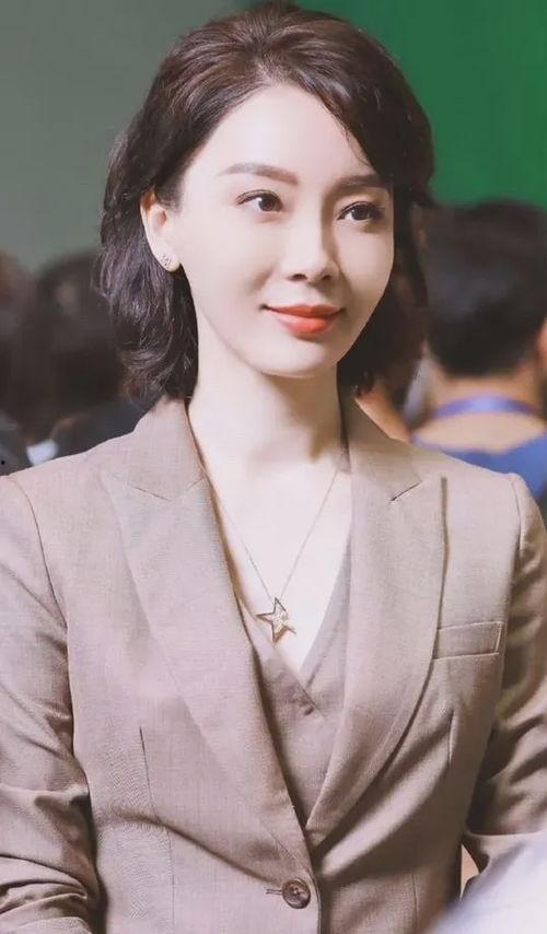 为什么很多明星穿卓雅,揭秘为何卓雅服饰成为潮流宠儿