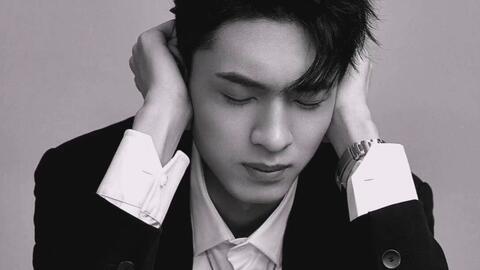 秦霄贤早年背景,从草根艺人到喜剧明星的蜕变之路